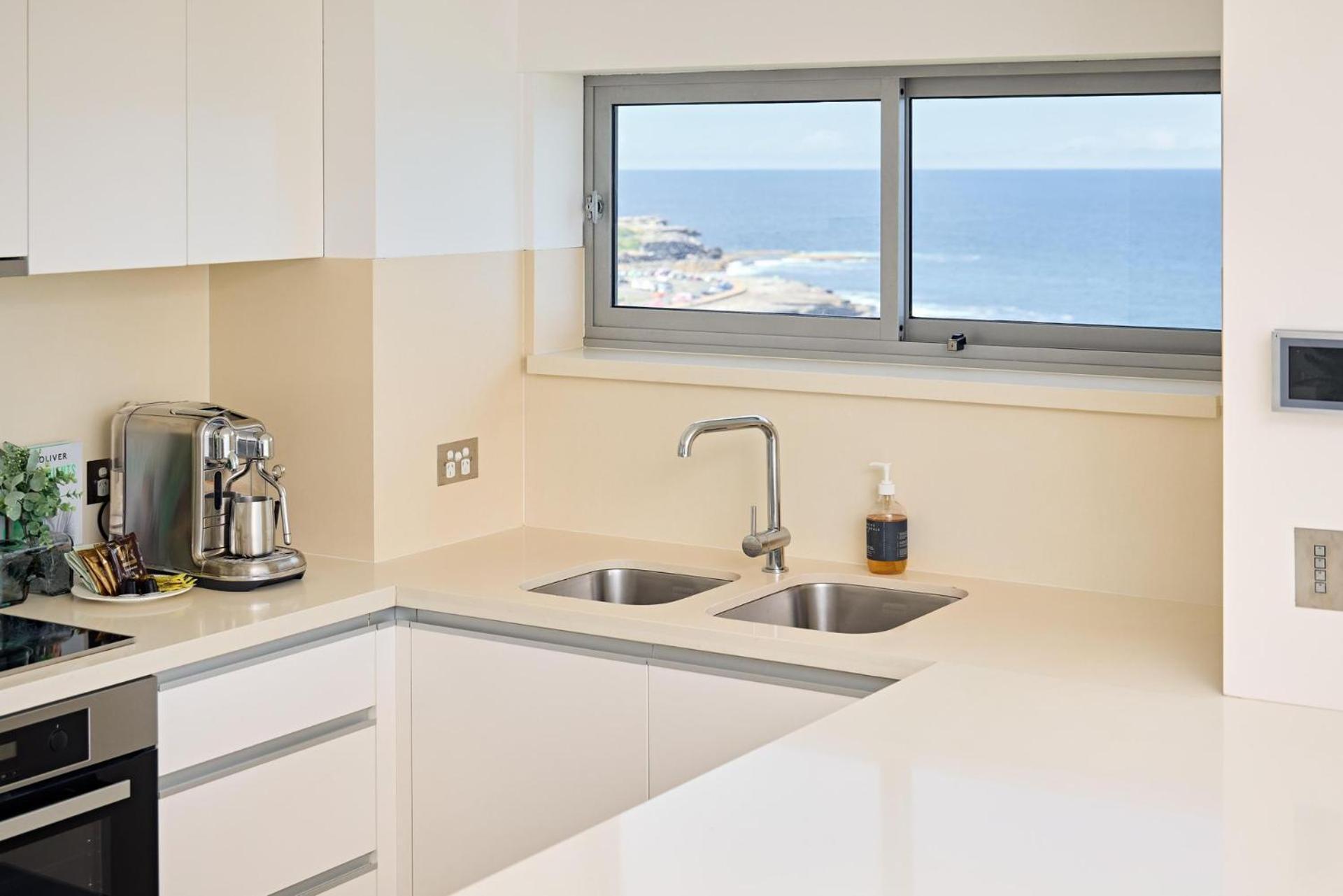Coogee Surf View Apartment *